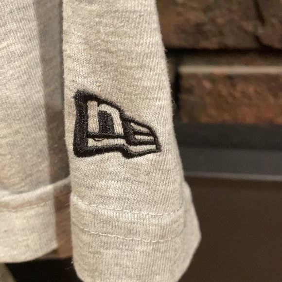 Boston Redbox tshirt - Picture 2 of 3